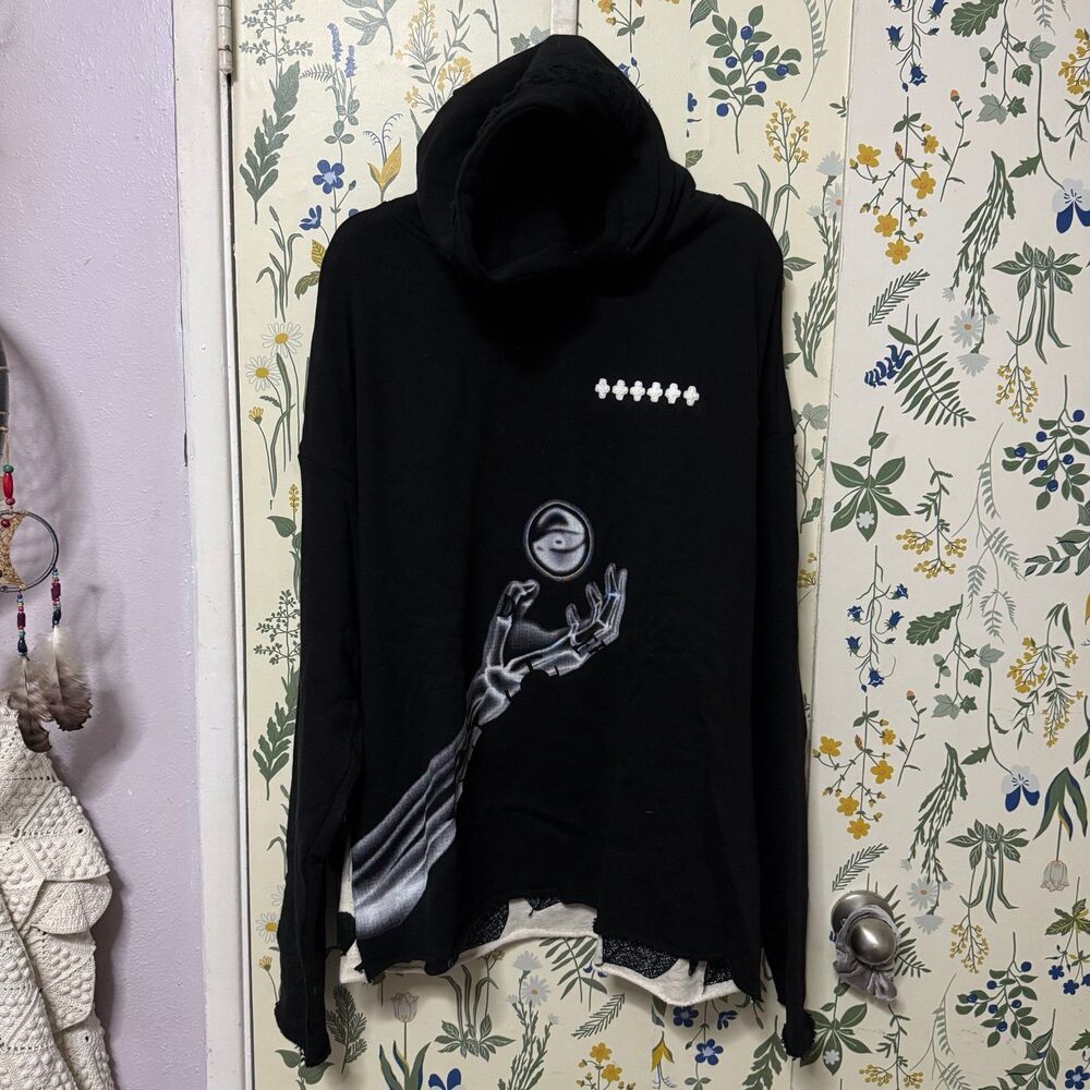 Golden Ant One Piece Anime Law Hoodie
